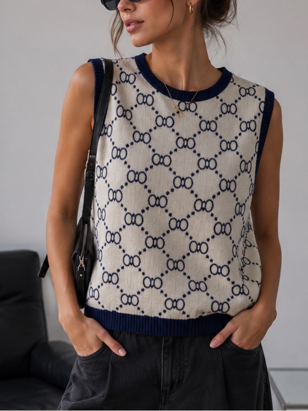 Crewneck Sleeveless Knit Tank - Navy & Cream